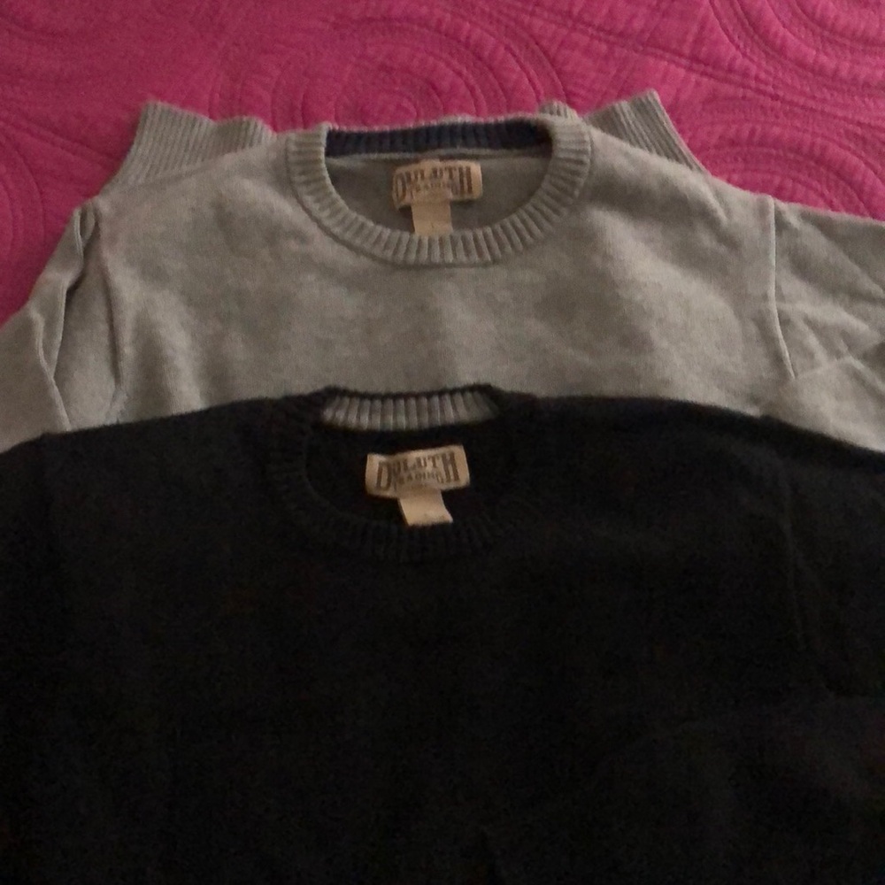 Bundle of 2 EUC long sleeve men’s sweaters